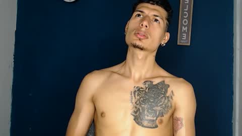 Snapshot of davidgalvis1 chatting on December 2024 06:17:01 PM David Galvis - independent model online show from December 2024 06:17:01 PM