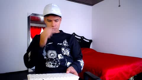 Snapshot of davidkaloc chatting on January 2025 02:11:01 PM David online show from January 2025 02:11:01 PM