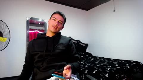 Snapshot of davidkaloc chatting on January 2025 05:03:02 AM David online show from January 2025 05:03:02 AM
