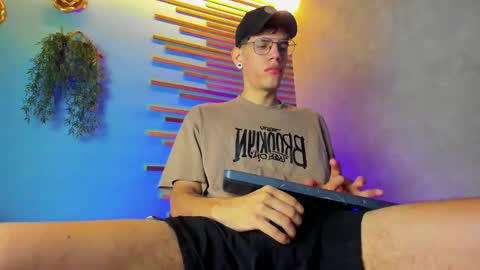 daviid_huge online show from October 2025 01:40:02 PM