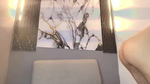 Snapshot of davin_01 chatting on December 2025 12:10:01 PM DAVID online show from December 2025 12:10:01 PM