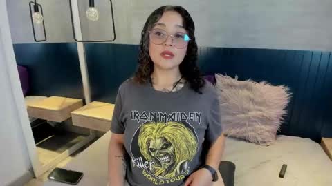 Emma online show from September 2025 07:24:02 PM