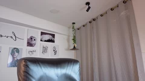 Snapshot of davoxer chatting on December 2025 03:11:01 AM davoxer online show from December 2025 03:11:01 AM