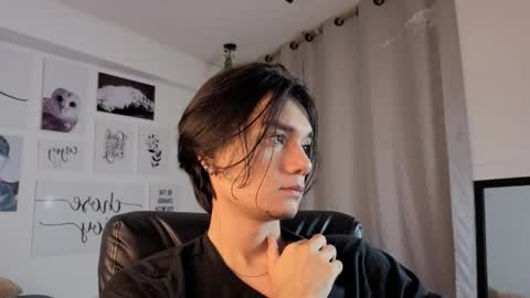 Snapshot of davoxer chatting on December 2025 04:11:02 AM davoxer online show from December 2025 04:11:02 AM