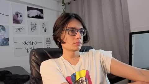 Snapshot of davoxer chatting on December 2025 03:35:02 AM davoxer online show from December 2025 03:35:02 AM