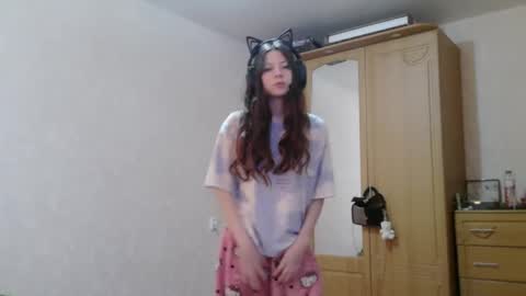 Snapshot of dawndollins chatting on September 2025 08:27:02 AM Alice online show from September 2025 08:27:02 AM