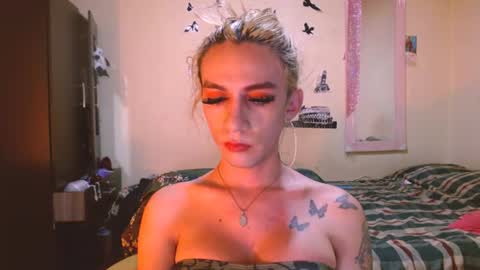dayanna_01_ online show from July 2026 08:33:01 PM