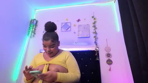 Snapshot of dayanroux chatting on October 2025 01:01:01 PM dayanroux online show from October 2025 01:01:01 PM