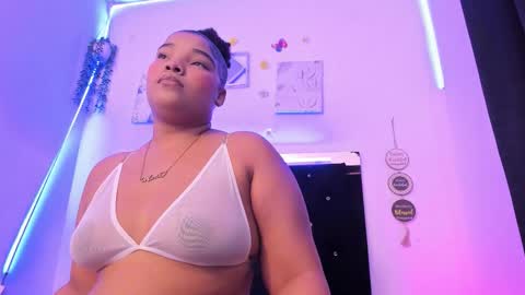 Snapshot of dayanroux chatting on October 2025 12:27:02 PM dayanroux online show from October 2025 12:27:02 PM