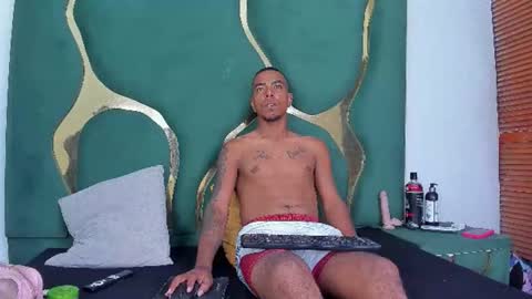 Snapshot of daylesandharry chatting on December 2025 12:21:02 PM daylesandharry online show from December 2025 12:21:02 PM