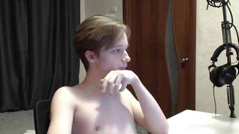 Snapshot of daylilong chatting on February 2025 06:43:02 PM DayliLong online show from February 2025 06:43:02 PM