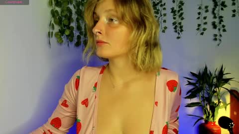 dayna_sunset online show from May 2026 03:33:01 AM