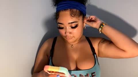 dayqueen1 online show from April 2026 05:32:02 PM