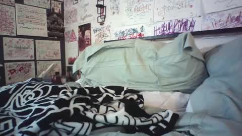 dbeamon92 online show from March 2026 12:53:02 PM