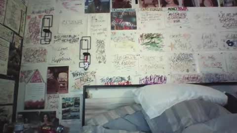 dbeamon92 online show from April 2026 01:42:02 AM