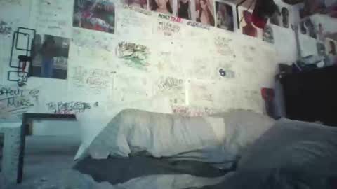 dbeamon92 online show from April 2026 02:27:02 AM