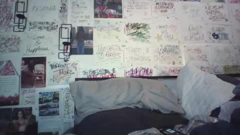 dbeamon92 online show from May 2026 01:23:01 AM