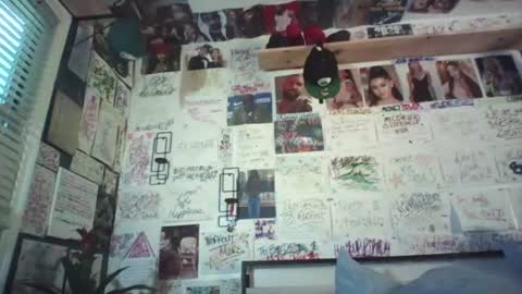 dbeamon92 online show from June 2026 12:37:01 PM