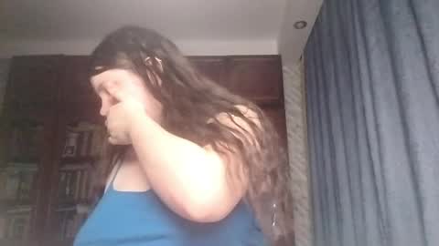 Kelly online show from April 2026 06:20:01 PM