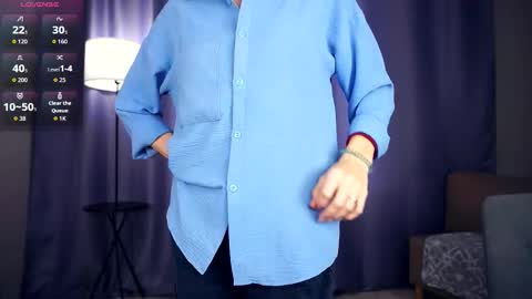 Charlie 18yo online show from September 2025 06:17:01 AM