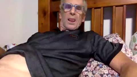 deanofflove2210 online show from February 2025 07:01:02 AM