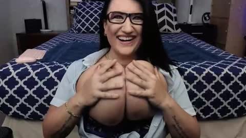 Rayna online show from October 2025 12:00:01 AM