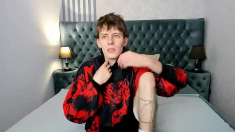 dearboyy_ online show from April 2026 08:01:02 AM