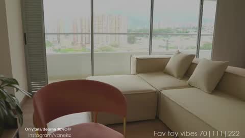 NINA   30OFF online show from February 2025 08:20:02 PM