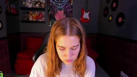 Jennifer online show from April 2026 11:07:01 PM