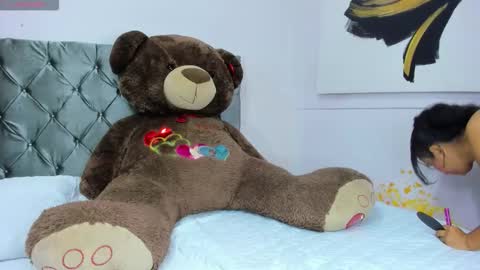 debora ortiz online show from October 2025 12:55:02 PM