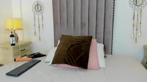 Snapshot of debora_scoot chatting on March 2025 02:40:01 PM Debora online show from March 2025 02:40:01 PM