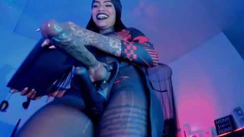 Snapshot of deborahtatto chatting on September 2025 01:46:01 PM Doborah Miss Carter online show from September 2025 01:46:01 PM