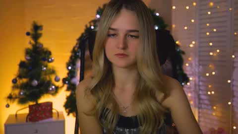 Debora online show from December 2025 03:57:01 AM