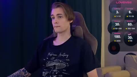 Snapshot of debugmee chatting on November 2025 04:17:01 PM Samuel online show from November 2025 04:17:01 PM