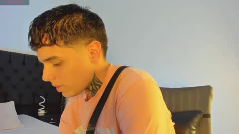 declan_fox online show from November 2025 05:10:02 AM