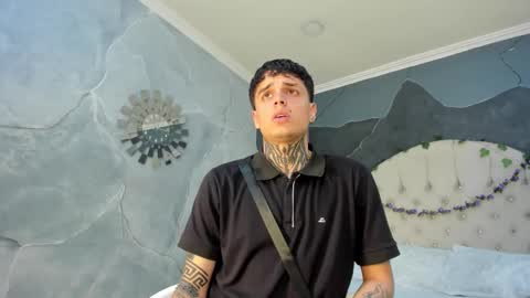 declan_fox online show from November 2025 01:05:01 AM