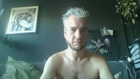 Snapshot of deebo1987 chatting on December 2024 12:45:02 PM Deen online show from December 2024 12:45:02 PM