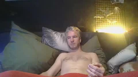 Snapshot of deebo1987 chatting on December 2024 03:48:02 PM Deen online show from December 2024 03:48:02 PM