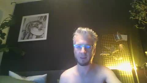 Snapshot of deebo1987 chatting on December 2024 06:49:01 PM Deen online show from December 2024 06:49:01 PM