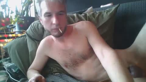 Snapshot of deebo1987 chatting on January 2025 09:33:01 AM Deen online show from January 2025 09:33:01 AM