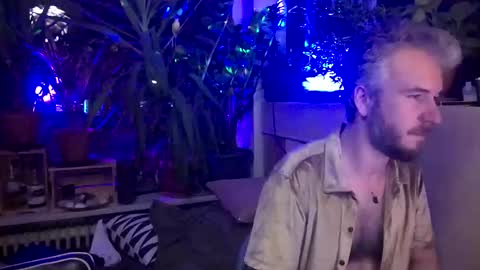 Snapshot of deebo1987 chatting on November 2025 02:04:02 AM Deen online show from November 2025 02:04:02 AM