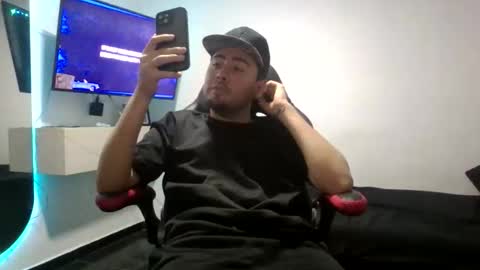 KAOX99 online show from April 2026 01:14:01 AM