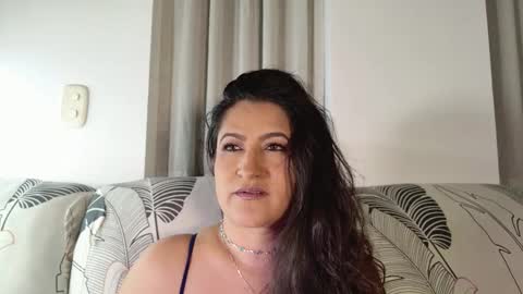 Snapshot of deesseluxure_ chatting on January 2026 06:19:01 AM Andre online show from January 2026 06:19:01 AM