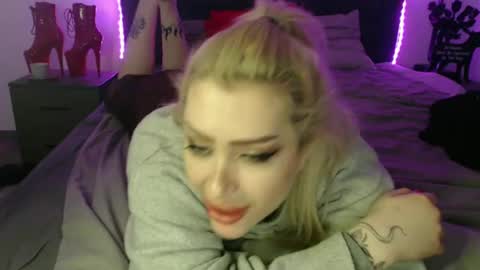 Jenna online show from December 2024 05:18:02 PM