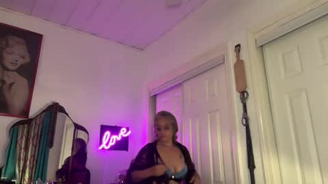 Tori online show from September 2025 02:26:01 AM