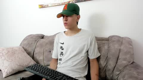 Snapshot of dei_v_48 chatting on February 2025 07:49:01 PM DEIVY online show from February 2025 07:49:01 PM