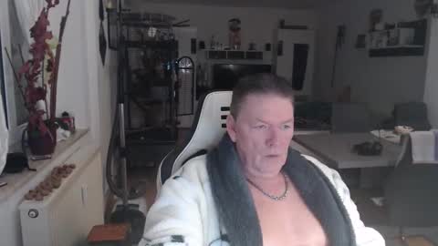 Snapshot of deinprinz2312 chatting on November 2025 05:02:02 AM deinprinz2312 online show from November 2025 05:02:02 AM