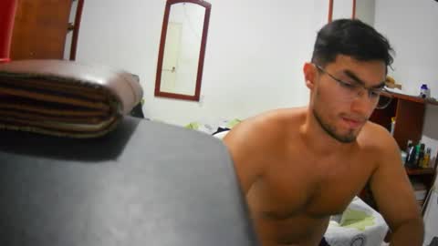 Snapshot of deividellobo chatting on December 2024 04:27:02 AM deividellobo online show from December 2024 04:27:02 AM