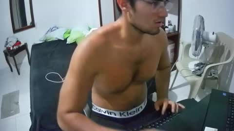 Snapshot of deividellobo chatting on February 2025 04:54:01 AM deividellobo online show from February 2025 04:54:01 AM