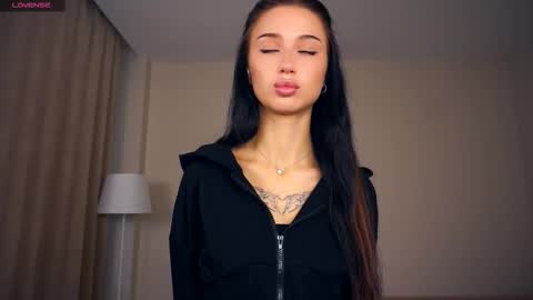 Snapshot of delanakimbral chatting on September 2025 07:30:01 AM Hello everyone Im Tessa Make yourself comfortable. Were going to have fun together online show from September 2025 07:30:01 AM